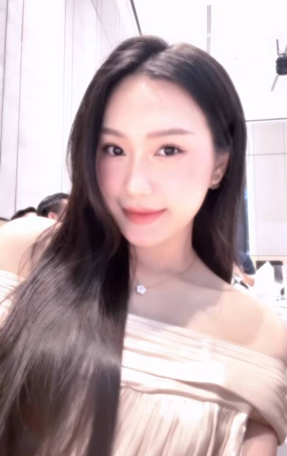 Doãn Hải My lộ nhan sắc thật khi bị Chu Thanh Huyền cố tình quay lén