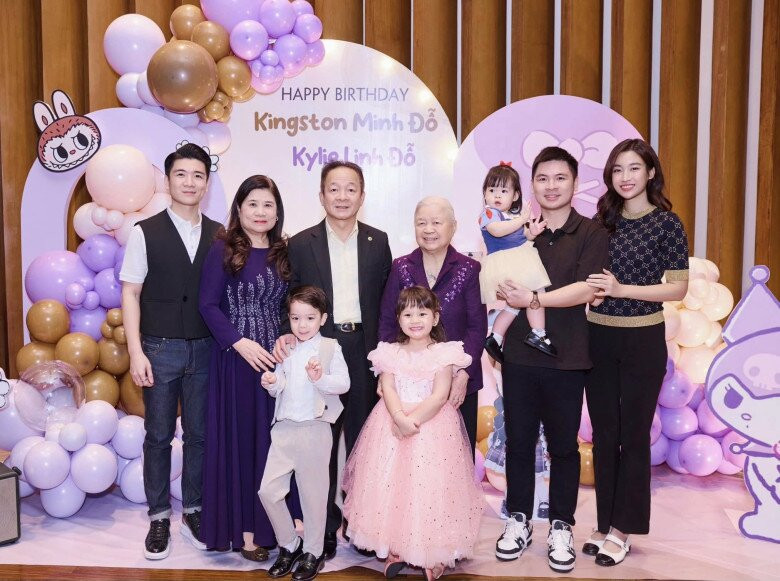 Thân thế người phụ nữ quyền lực giúp con trai cả nhà bầu Hiển chăm 3 con