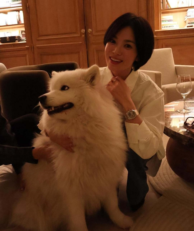 Cẩm nang mặc đẹp hack tuổi như Song Hye Kyo