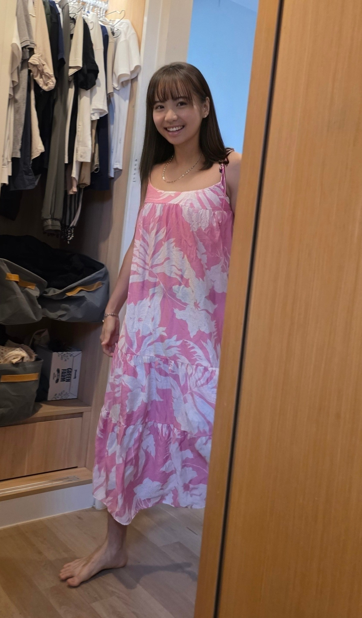 Chồng HHen Niê đu trend Hồng Tỷ nhan sắc giả gái khiến ai cũng choáng