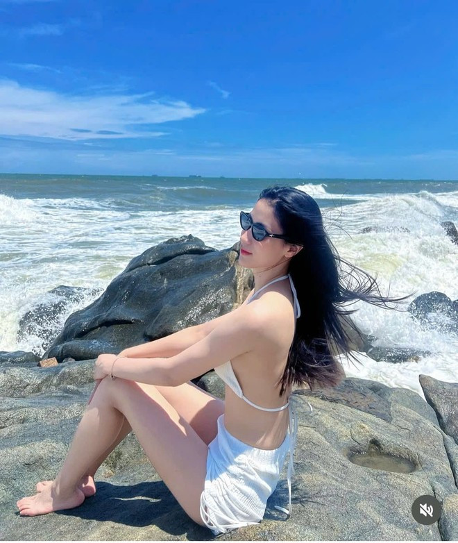 Kiều Trinh 'đốn tim' người hâm mộ với bộ ảnh bikini nóng bỏng - Ảnh 7.