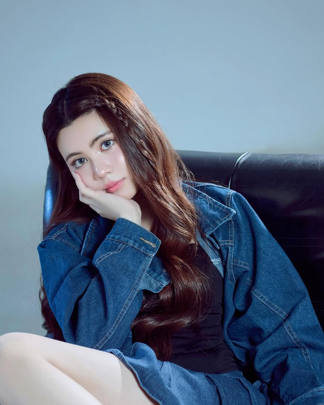 Khoe hình sống ảo bị mắng chỉ ảnh quá đà con gái MC đáp trả khiến nhiều người bất ngờ