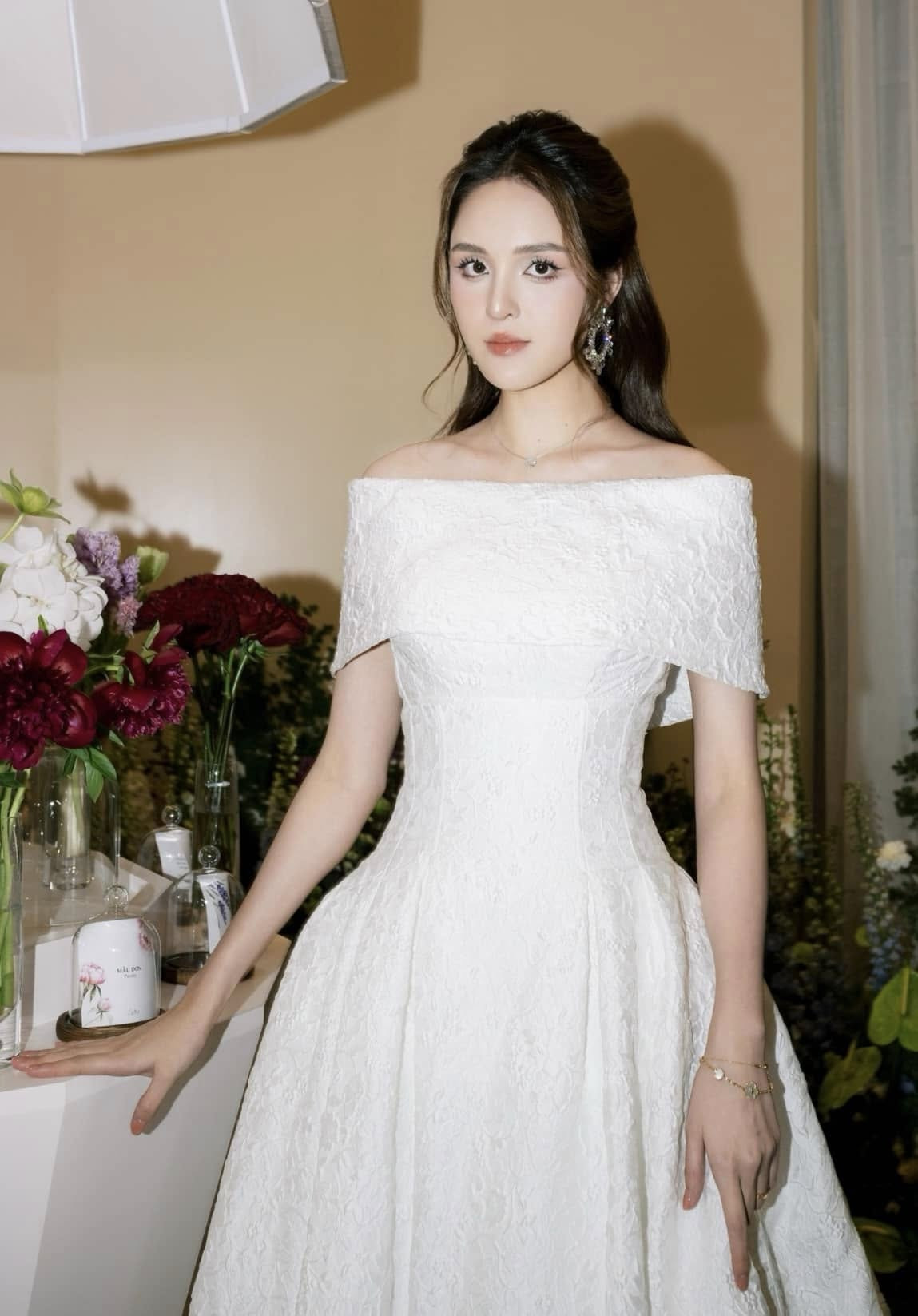 Người đẹp lọt top 3 Hoa hậu Việt Nam cùng Đặng Thu Thảo: Hào quang lặng lẽ trôi qua, sống kín tiếng - Ảnh 4.