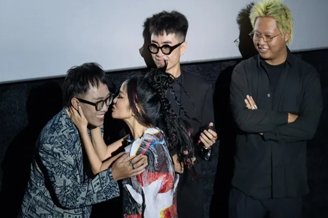 Sau biến cố sức khỏe Hồng Nhung hát thế nào