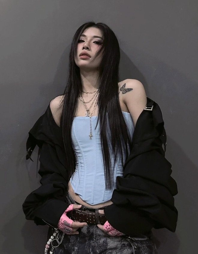 Tân binh 1999 LyHan gây bất ngờ tại Em xinh gu thời trang chất lừ