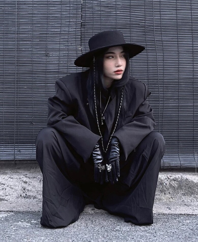 Tân binh 1999 LyHan gây bất ngờ tại Em xinh gu thời trang chất lừ