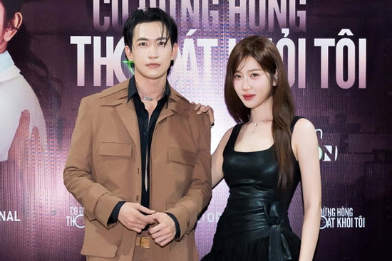 Thúy Ngân quay 5 giây cảnh tình cảm với Võ Cảnh hết 7 tiếng