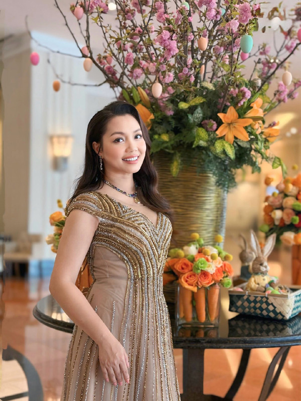 Vẻ đẹp đằm thắm của nữ ca sĩ sao mai điểm quê Quảng Ninh cùng thế hệ với Tùng Dương, Khánh Linh - Ảnh 8.