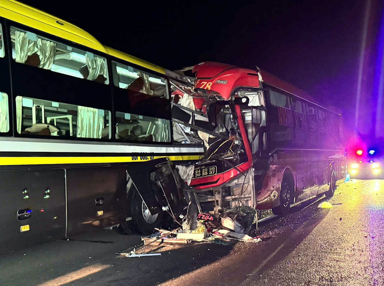 tai nan xe khach tong nhau tren cao toc vinh hao phan thiet 1 49631.jpg