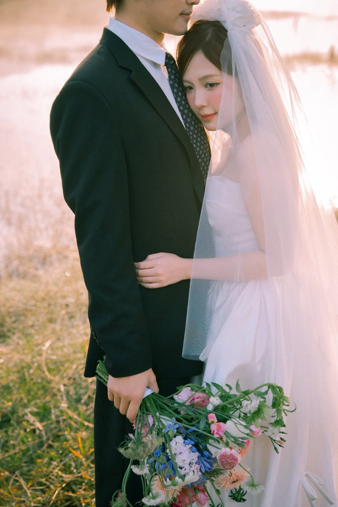 Đình Tú Ngọc Huyền tung trọn bộ ảnh cưới hé lộ thời gian cụ thể tổ chức hôn lễ