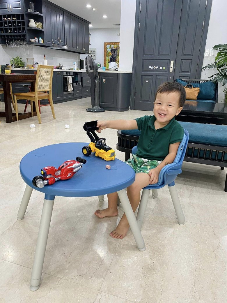 Hé lộ cơ ngơi sang xịn của Minh Trang  MC đang gây tranh cãi trong drama Làng Háo Hức