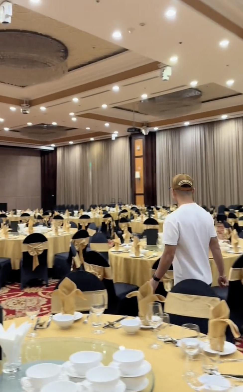 Choáng váng Quang Hải tổ chức sinh nhật quý tử ở khách sạn 5 sao thực đơn toàn món nhà giàu