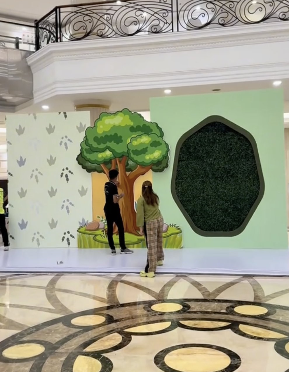 Choáng váng Quang Hải tổ chức sinh nhật quý tử ở khách sạn 5 sao thực đơn toàn món nhà giàu