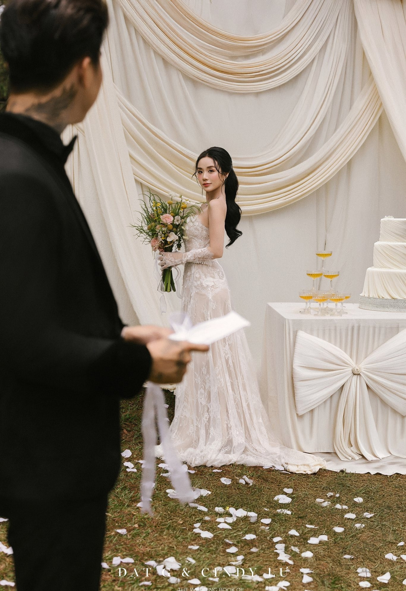 Đạt G hé lộ bộ ảnh cưới lung linh 2 con riêng của Cindy Lư cũng góp mặt