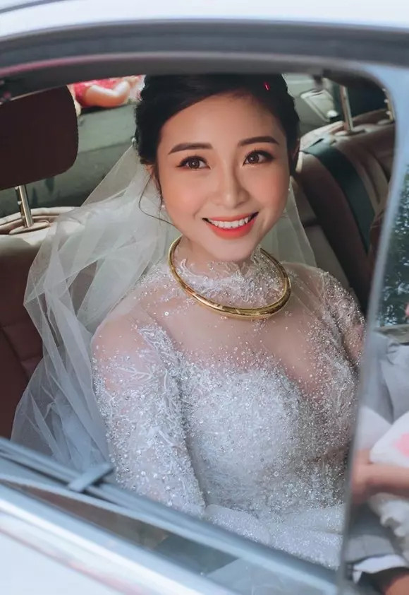 Nhận chẳng ra cô giáo nổi đình đám Nghệ An sau 5 năm lấy cầu thủ Phan Văn Đức