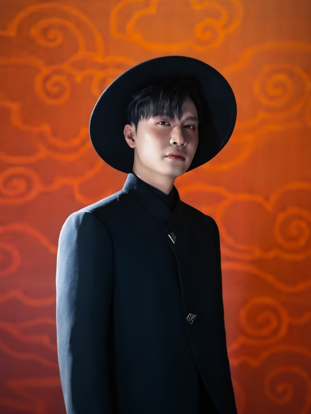 Phạm Anh Duy tung MV mới trước thềm đi concert ‘Anh trai say hi’ ở Mỹ