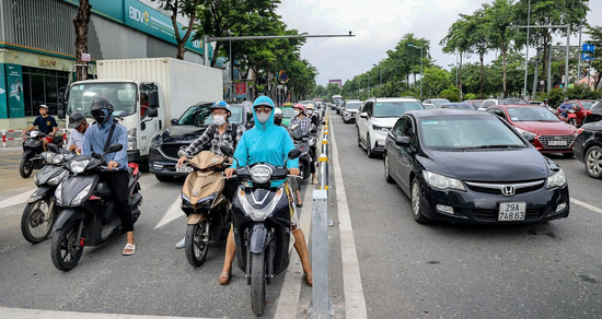 Cấm xe máy chạy xăng vào Vành đai 1: Hà Nội phải giải quyết ngay các vấn đề này