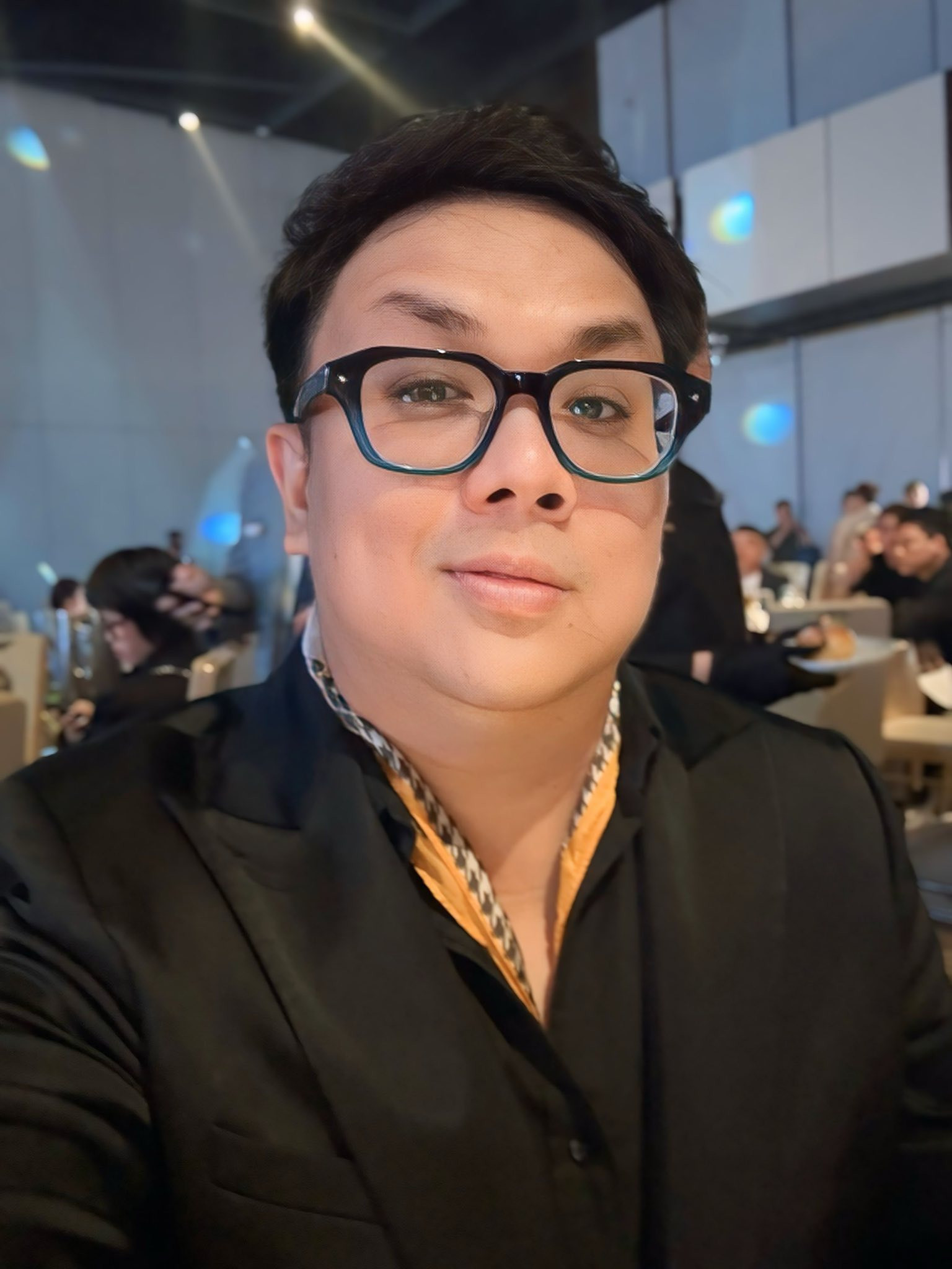 Chân dung anh ruột quyền lực vừa phát ngôn gây bão ở đám cưới Cindy Lư