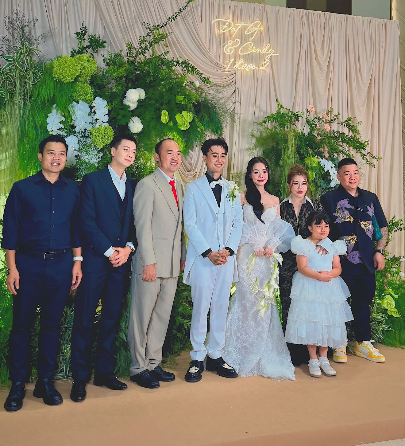 Một nửa showbiz Việt đổ bộ đám cưới Đạt G Cindy Lư