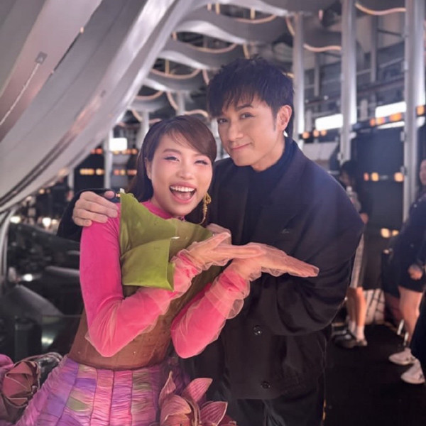 Nữ ca sĩ Việt duy nhất vừa thắng Bán kết 'Sing! Asia' 2025 diện đồ trên sân khấu ấn tượng ra sao?- Ảnh 6.