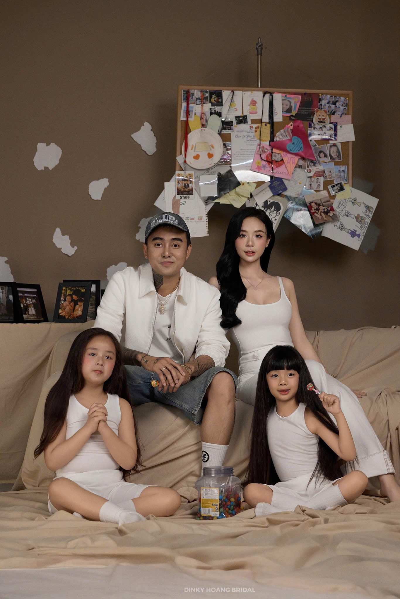 Xôn xao loạt ảnh lộ rõ thái độ con gái Cindy Lư với Đạt G sau đám cưới của mẹ