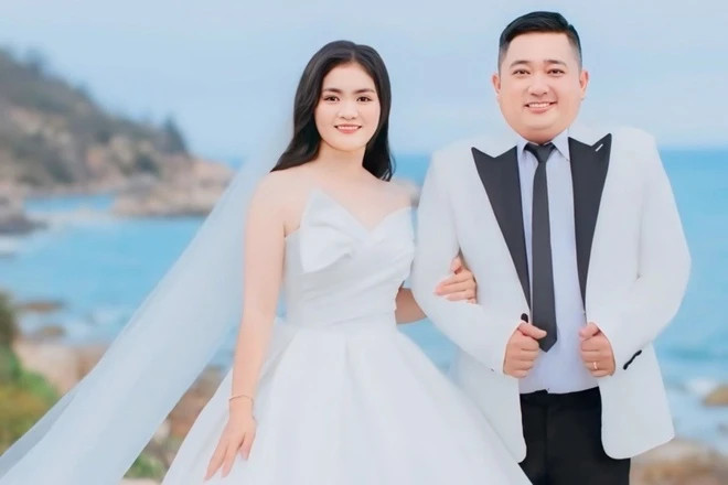 Phùng Ngọc chia tay người vợ thứ hai sau 1 năm kết hôn.