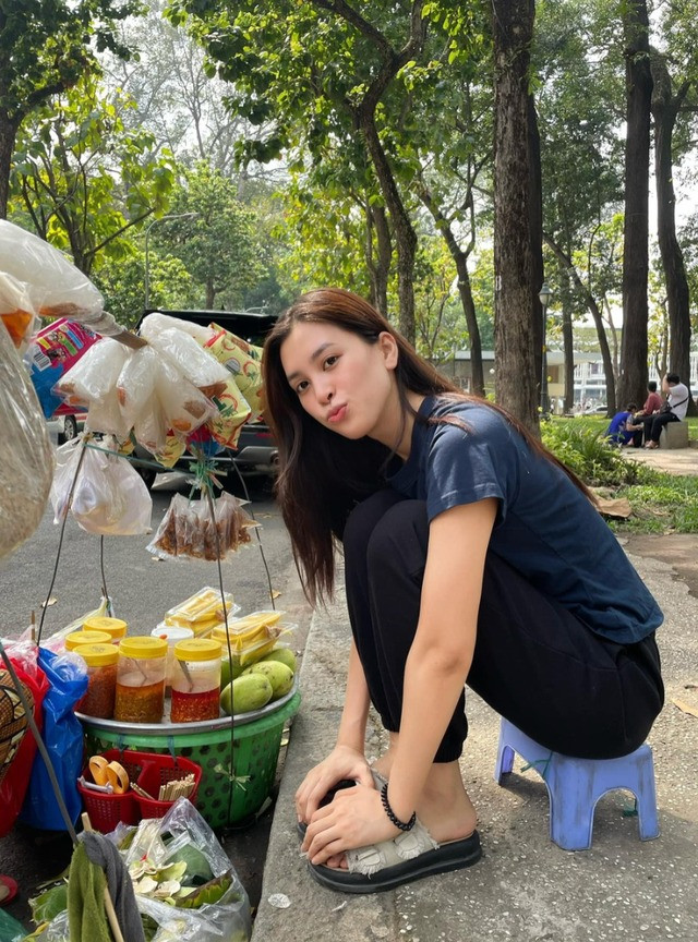 Hành động 3s dưới hồ bơi để lộ 1 điểm gây đứng hình của Hoa hậu Tiểu Vy