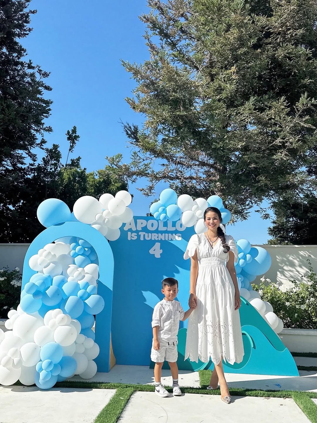 Phạm Hương tổ chức sinh nhật con trai vắng bóng ông xã