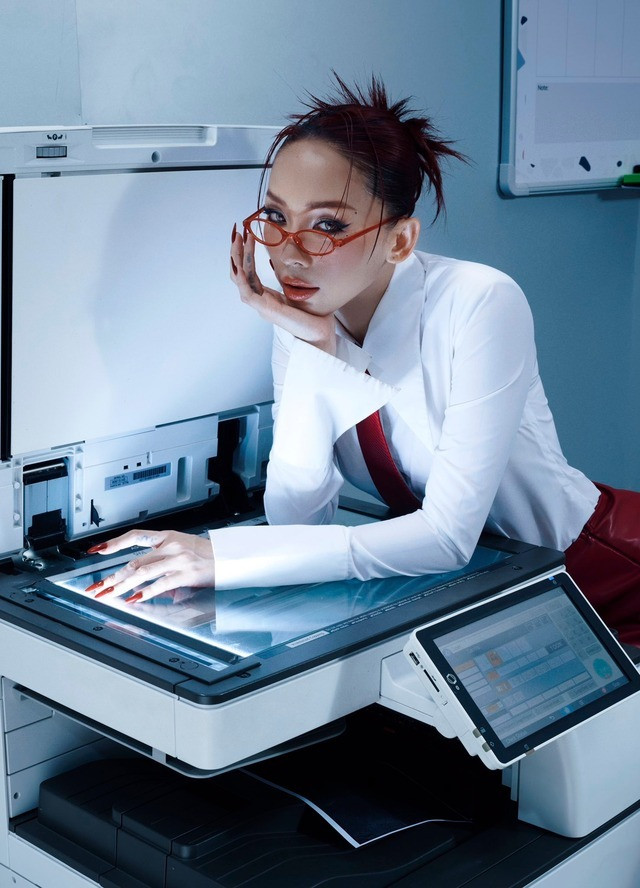 Tóc Tiên đăng đàn đầy tâm trạng sau khi liên tục bị công kích