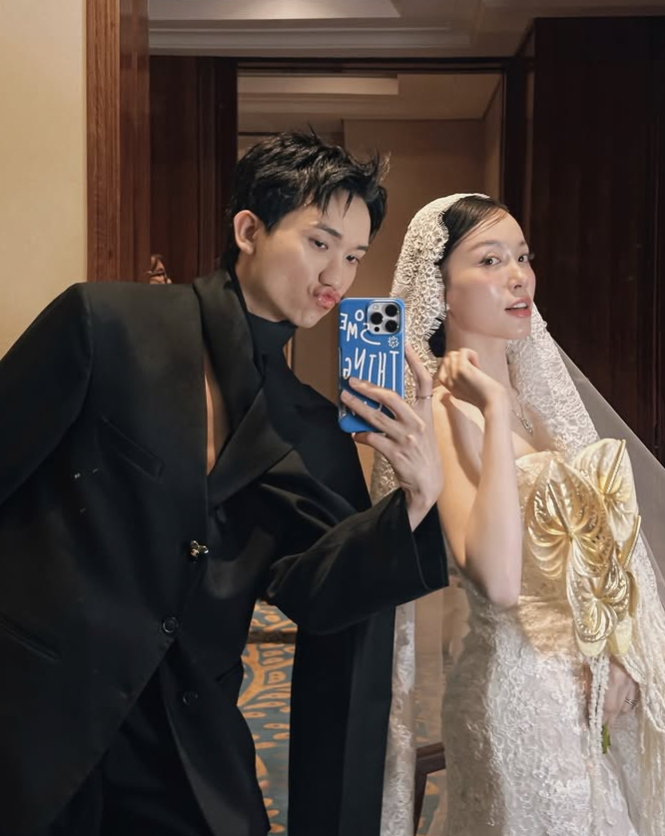 Vợ phú bà của cơ trưởng Quang Đạt bóc phông bạt ở đám cưới