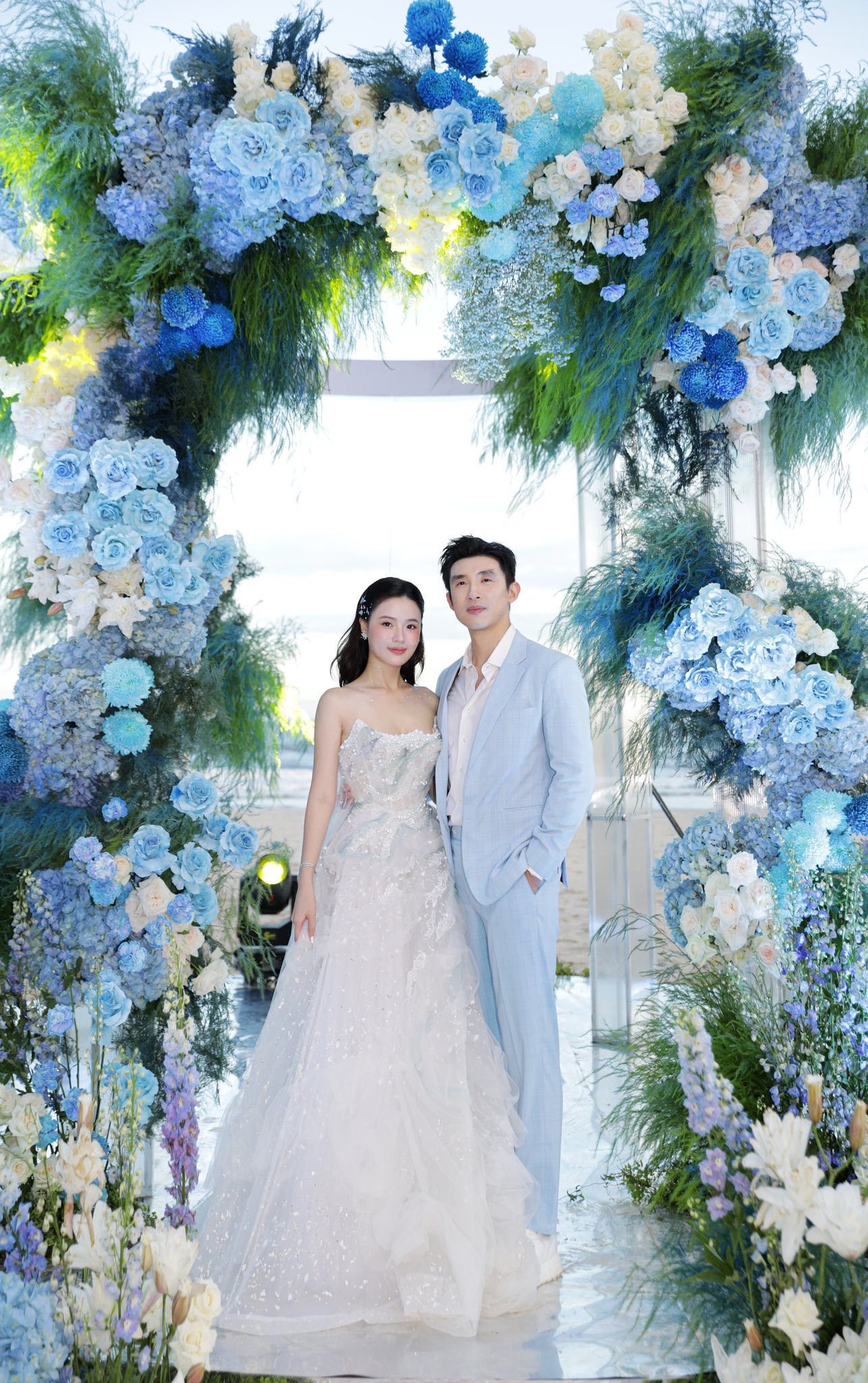 Chồng Midu bị chụp lén bằng cam thường diện mạo thật khiến nhiều người ngã ngửa