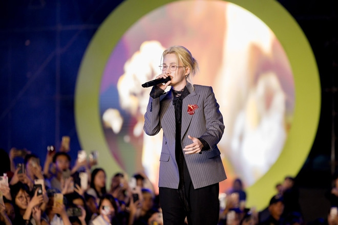 Jack lên tiếng về ồn ào lightstick