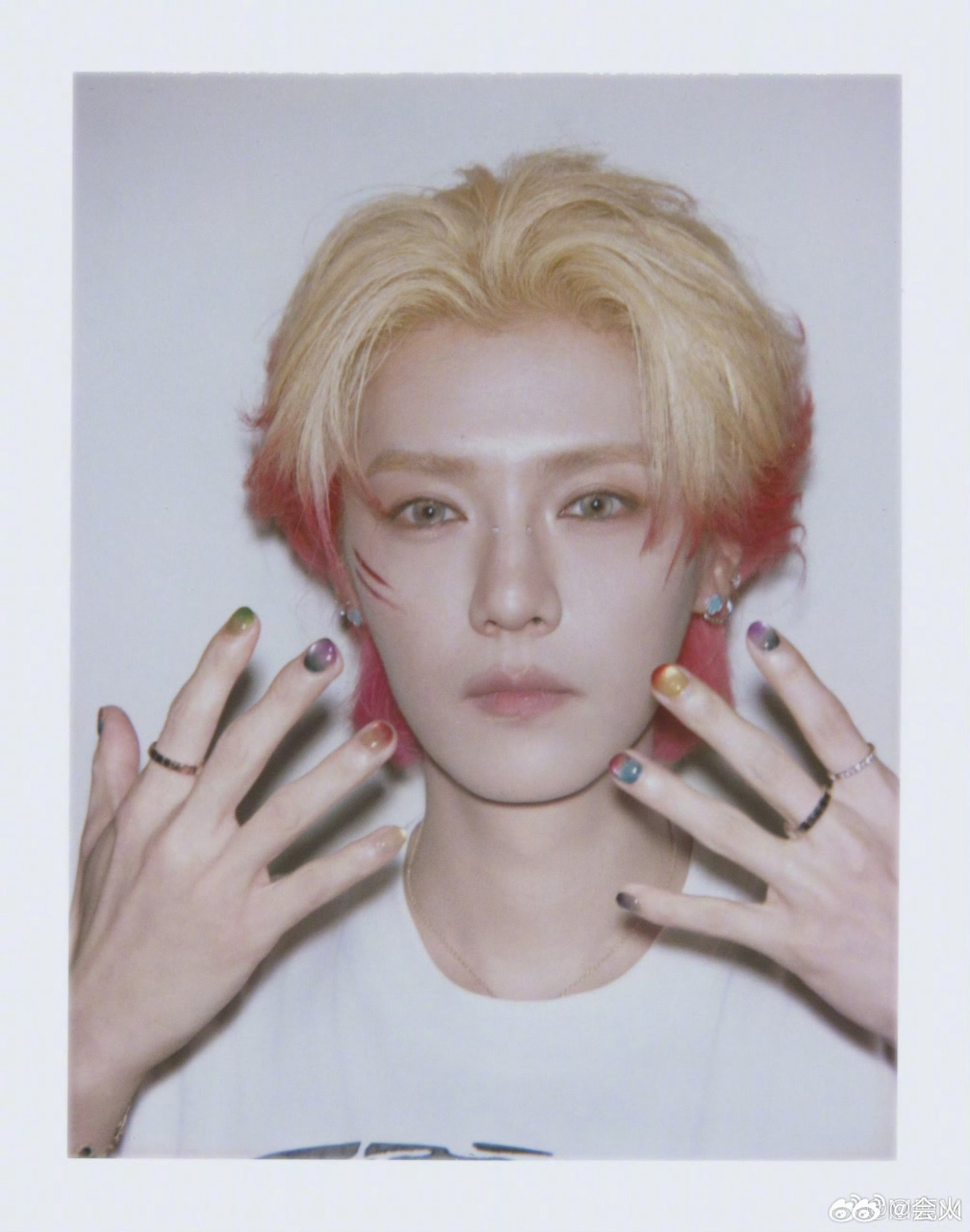 Lộc Hàm tung tạo hình 'chim Phượng' gây ấn tượng khắp cõi mạng - Ảnh 4