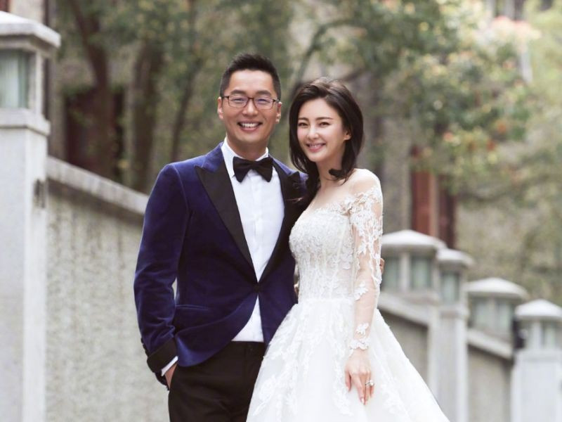 Mỹ nhân Hoa ngữ sau ly hôn Song Hye Kyo bản Trung có 2 đời chồng tai tiếng hẹn hò toàn trai trẻ