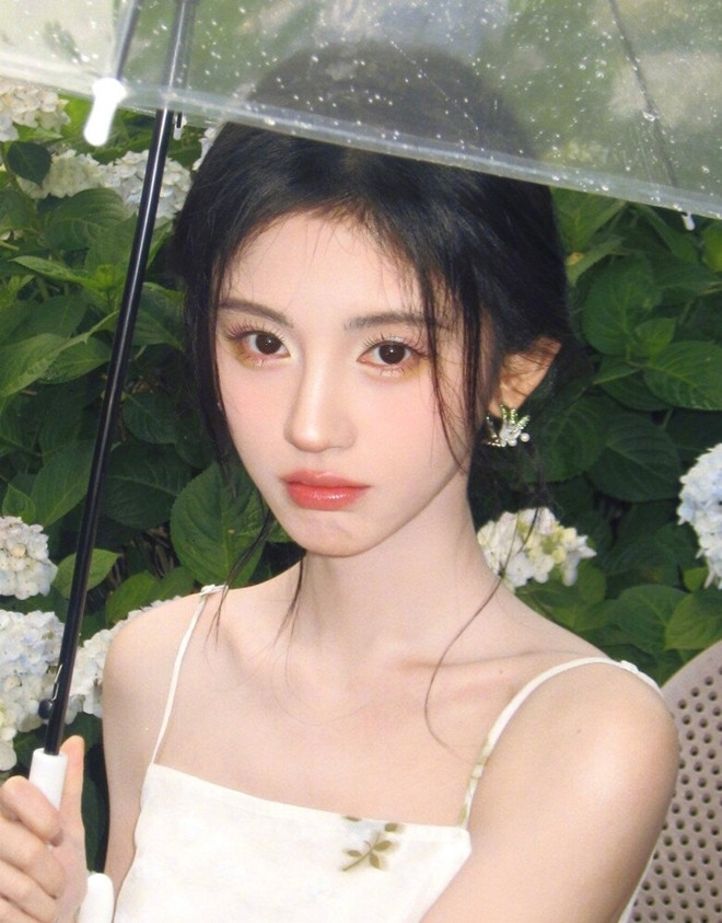 Mỹ nữ 4000 năm Cúc Tịnh Y da trắng như em bé nhờ 1 bí quyết đơn giản