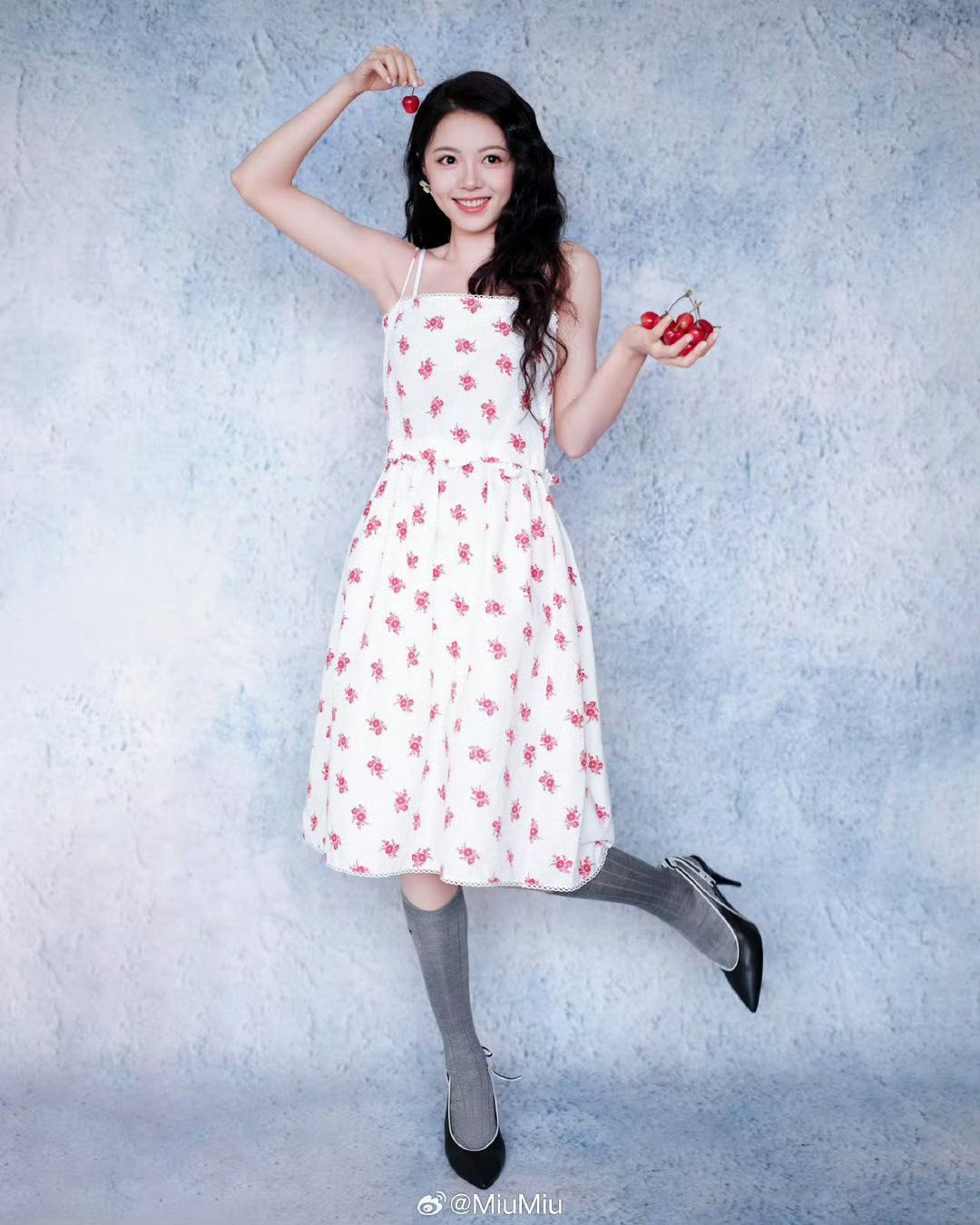 Triệu Kim Mạch liên tục bị phối đồ xấu, dân mạng khyên nên 'đổi stylist' - Ảnh 4