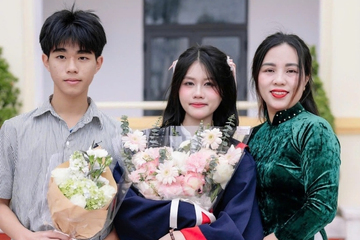 Ước mơ của nữ sinh Nghệ An là thủ khoa khối C00, bật khóc khi nghĩ về bố