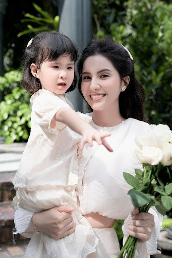 Bị dân mạng dội bom vì ngầm bênh vực Thiên An Diệp Lâm Anh đáp trả