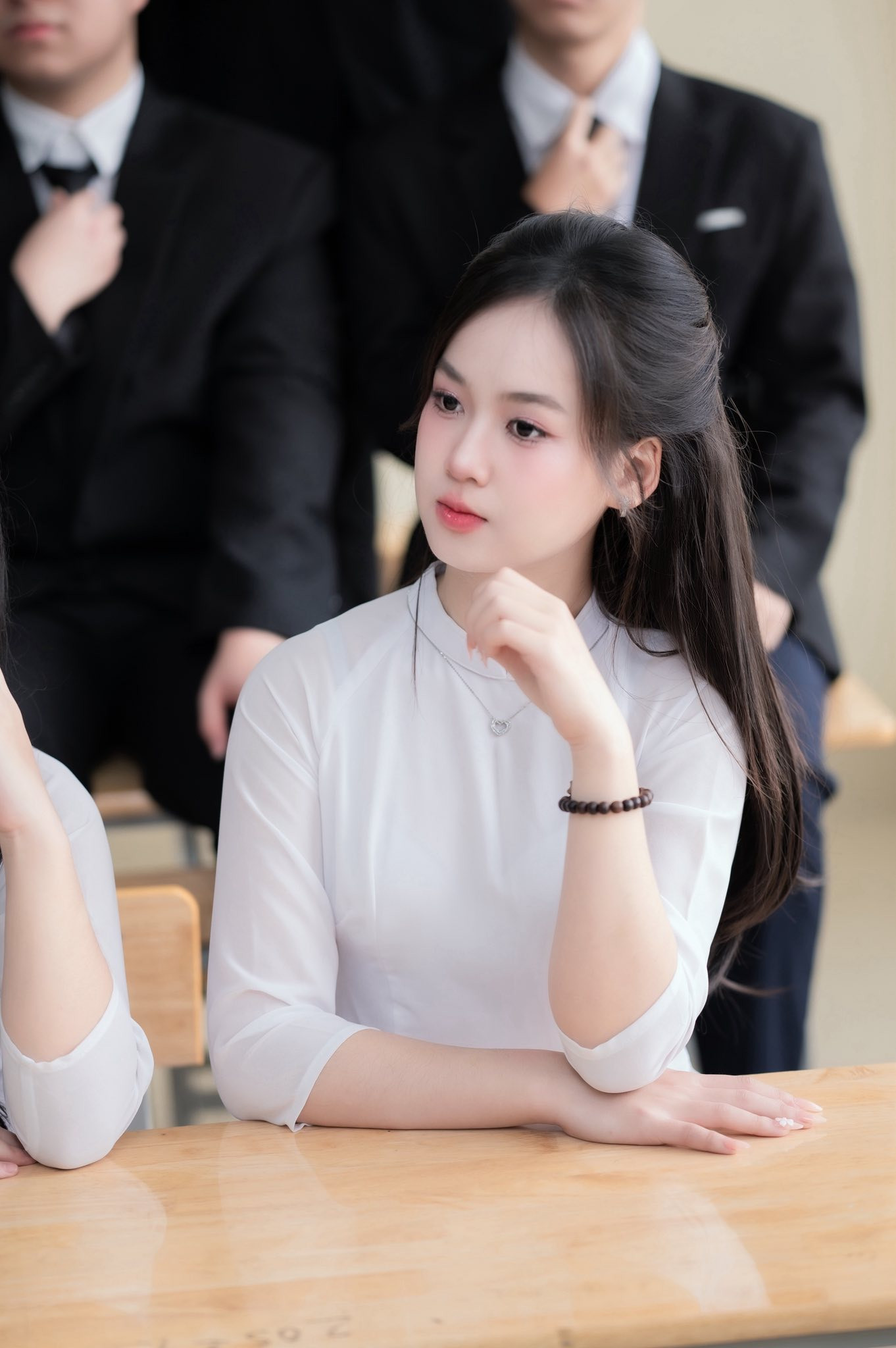 Bộ ảnh kỷ yếu cực đẹp của thủ khoa đến từ Phú Thọ đang gây bão MXH nhan sắc đẹp như hot girl