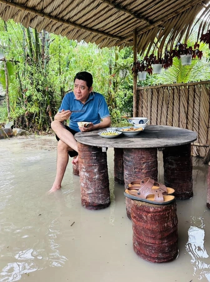 Nhà gỗ 36 m2 kiểu miền Tây xưa của Huỳnh Anh Tuấn - Ảnh 8.