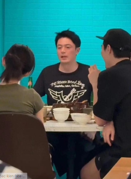 Hoắc Kiến Hoa đi chơi với bạn bè mà không có Lâm Tâm Như - Ảnh 1