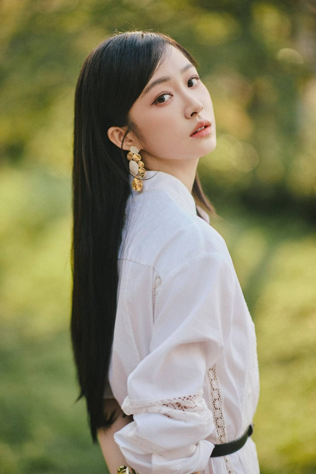 Tử vi 3 con giáp may mắn nhất thứ Bảy 197 Năng lượng may mắn vây quanh tài chính dư dả