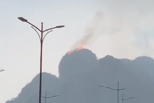 Ảnh hưởng của bão Wipha, Quảng Ninh xuất hiện mưa đá, sét đánh cháy núi