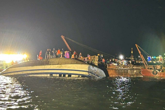 Đã cứu 12 người, vớt được 18 thi thể nạn nhân vụ chìm tàu tại Hạ Long