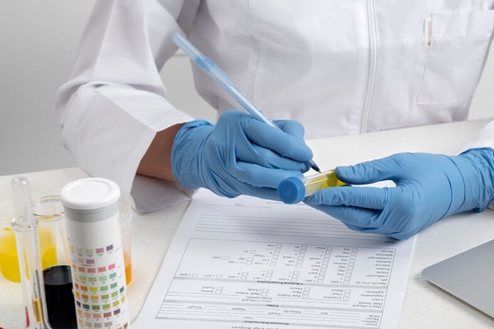 Bất ngờ với lý do người vợ trẻ ôm tờ xét nghiệm ADN khóc nức nở