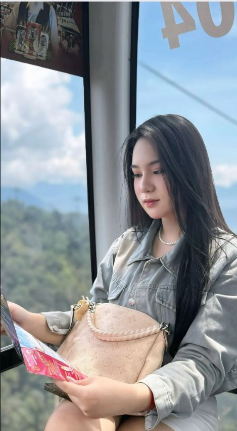 Con gái Trịnh Kim Chi 'trổ mã', đủ điều kiện thi hoa hậu nhưng không nối nghiệp mẹ - Ảnh 6