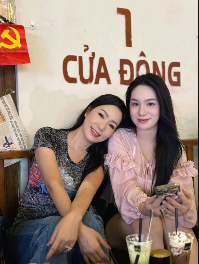 Con gái Trịnh Kim Chi 'trổ mã', đủ điều kiện thi hoa hậu nhưng không nối nghiệp mẹ - Ảnh 5