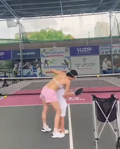 Ngọc Trinh đáp trả cao tay sau khi bị chỉ trích vì mặc phản cảm ra sân pickleball