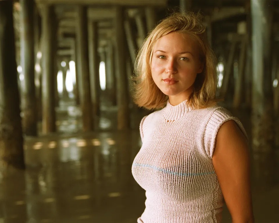 nữ ca sĩ Jewel được biết đến nhiều hơn với phong cách giản dị. (Ảnh: Getty)