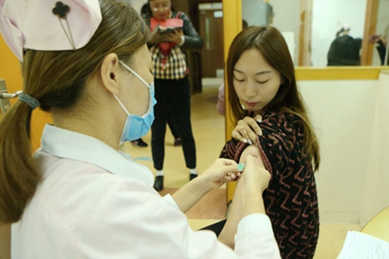 Phụ nữ hiếm muộn, từng nạo thai có nên tiêm vắc xin HPV?